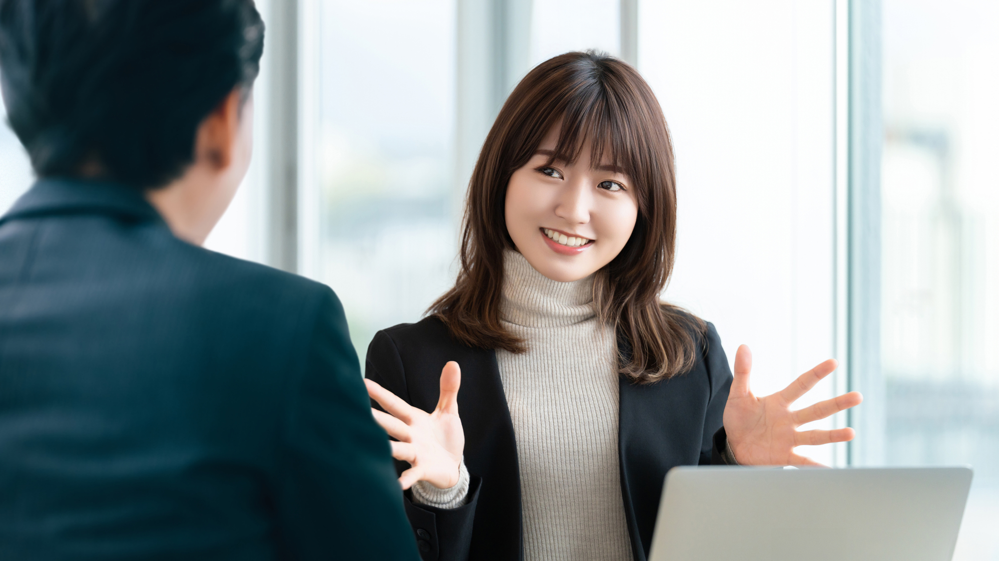 売却相談を受ける不動産会社の担当者